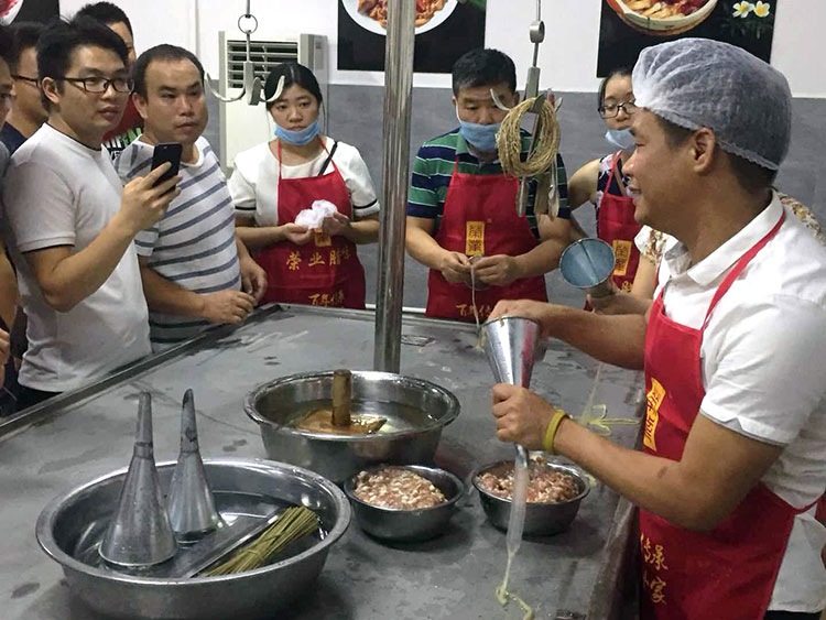 廣東中匯合創房地產來榮業參觀交流