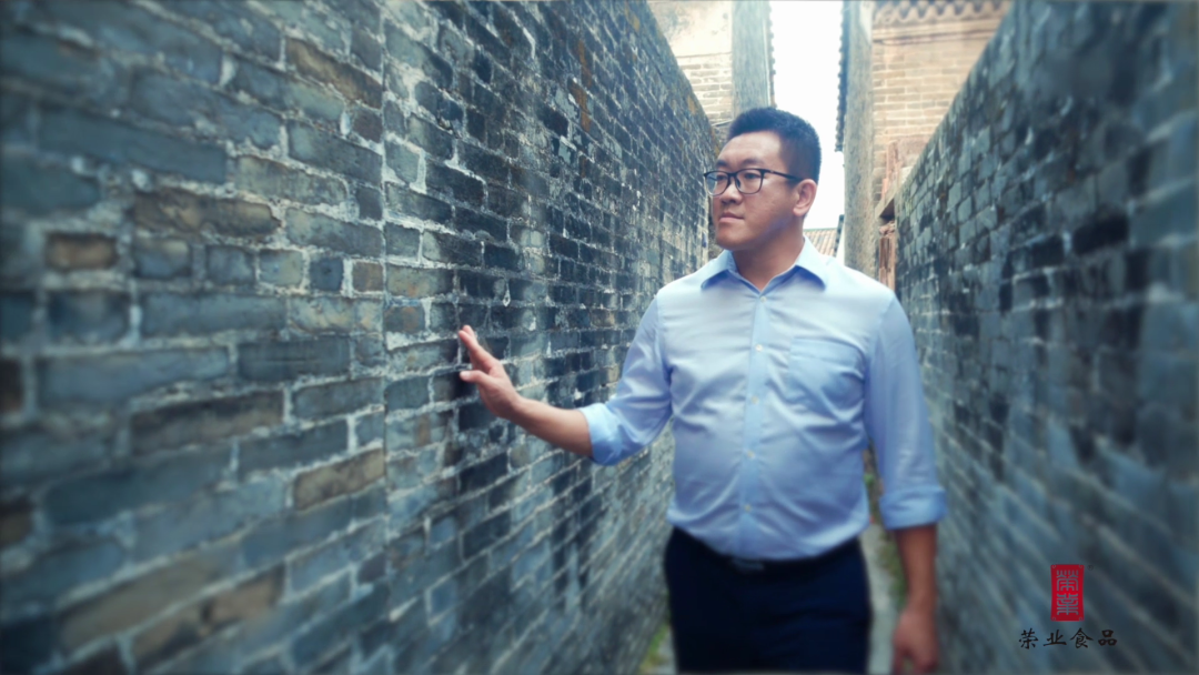 榮業臘味王顯韜：情迷臘味巧創新 心系桑梓顯情懷